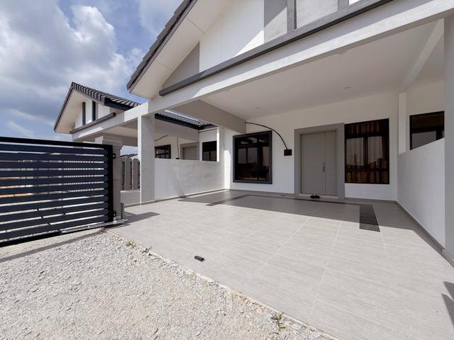 Terraced House for sale in Malaka