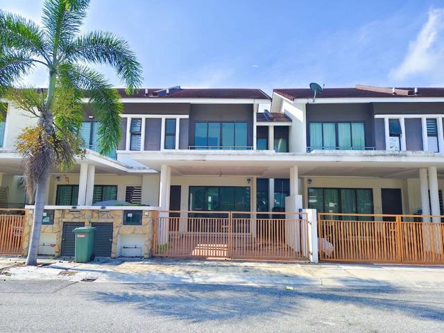 Terraced House for sale in Wellesley, Penang