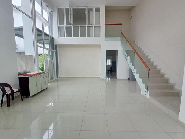 Terraced House for sale in Malaka