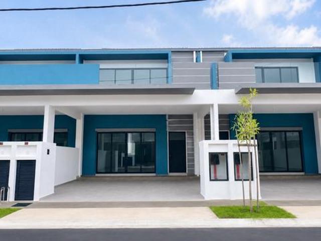 Terraced House for sale in Malaka