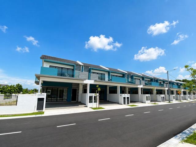 Terraced House for sale in Malaka