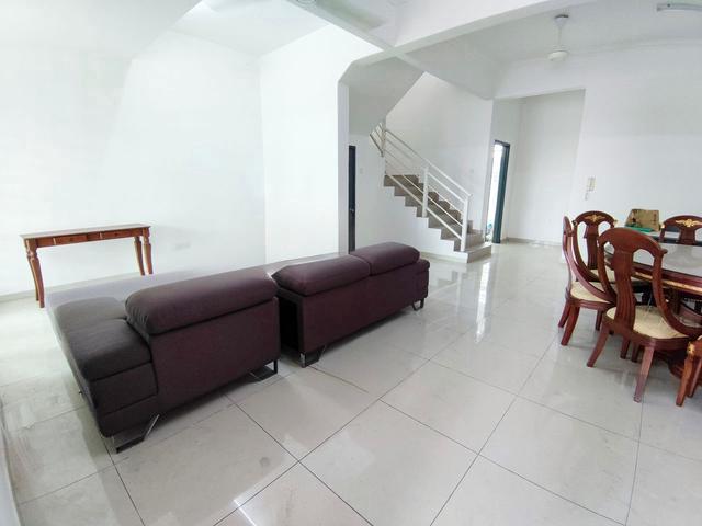 Terraced House for sale in Malaka