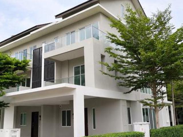 Terraced House for sale in Wellesley, Penang