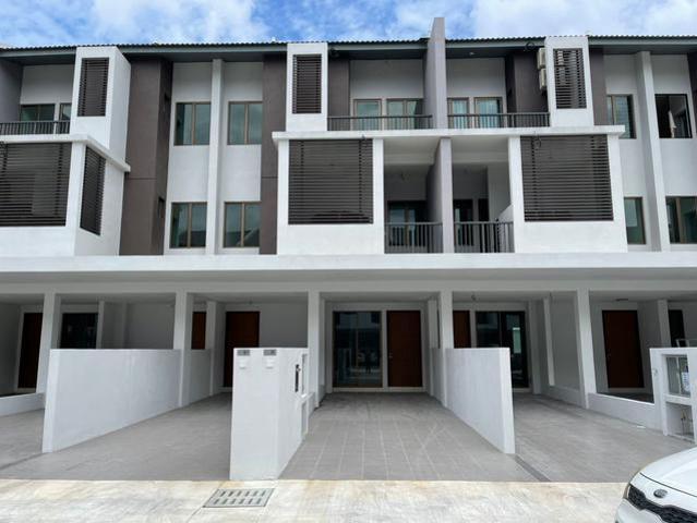 Townhouse for sale in Wellesley, Penang