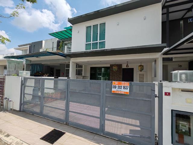 Terraced House for sale in Malaka