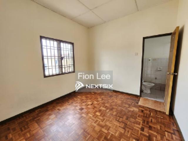 Residential House for sale in Malaka