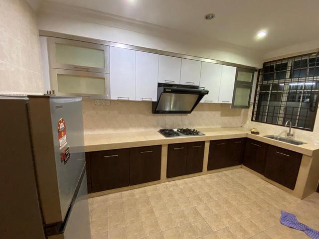 Terraced House for sale in Malaka
