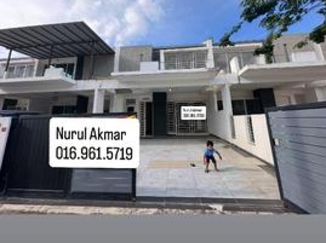 Terraced House for sale in Malaka