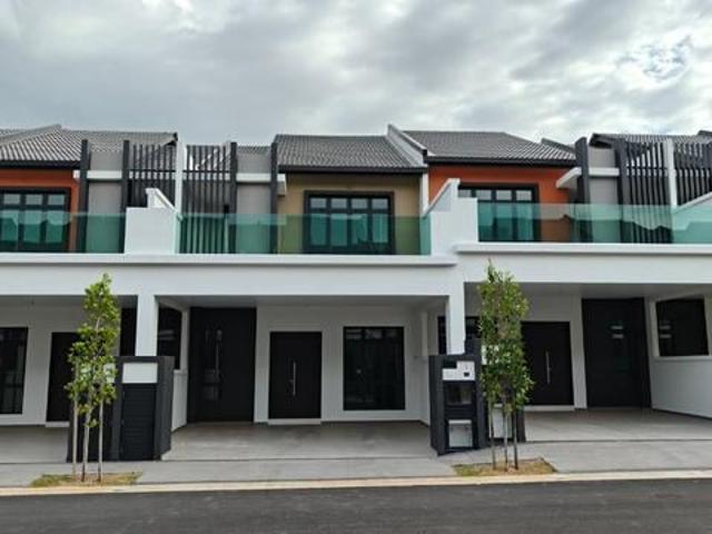 Terraced House for sale in Paya Rumput