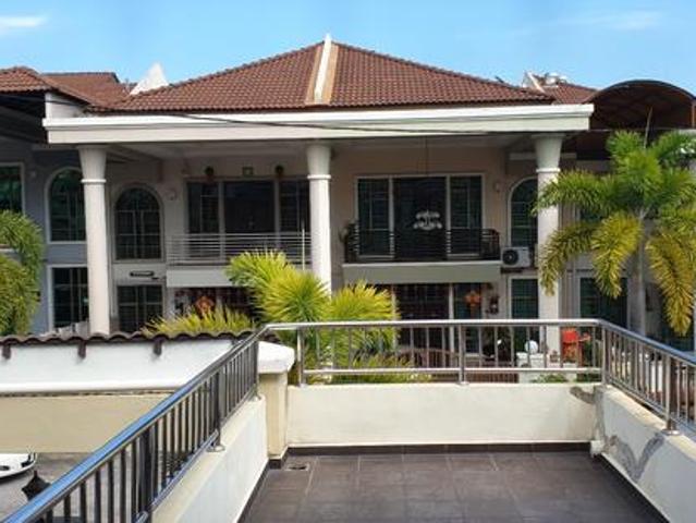 Terraced House for sale in Malaka