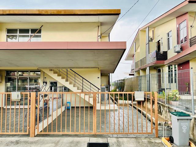 Townhouse for sale in Malaka