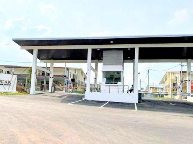 Townhouse for sale in Malaka