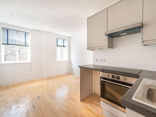 Apartment for rent in St. John's Wood, Greater London