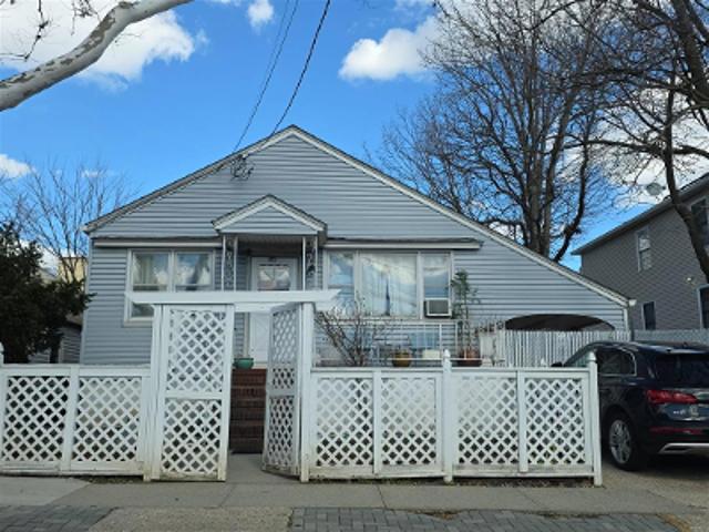 House for sale in Hudson, New Jersey