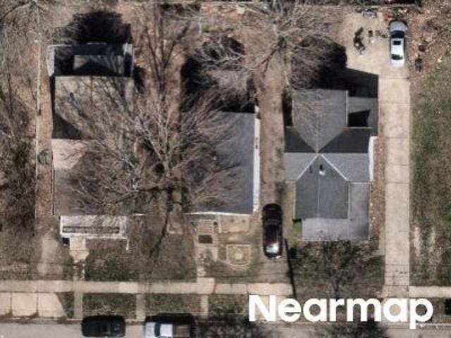 House for sale in Elyria