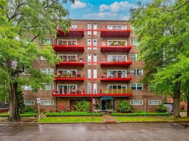 Condo for sale in Norfolk