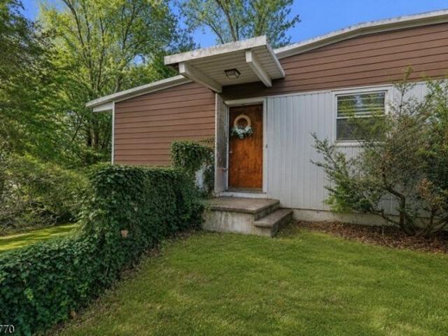 House for sale in Gillette, New Jersey