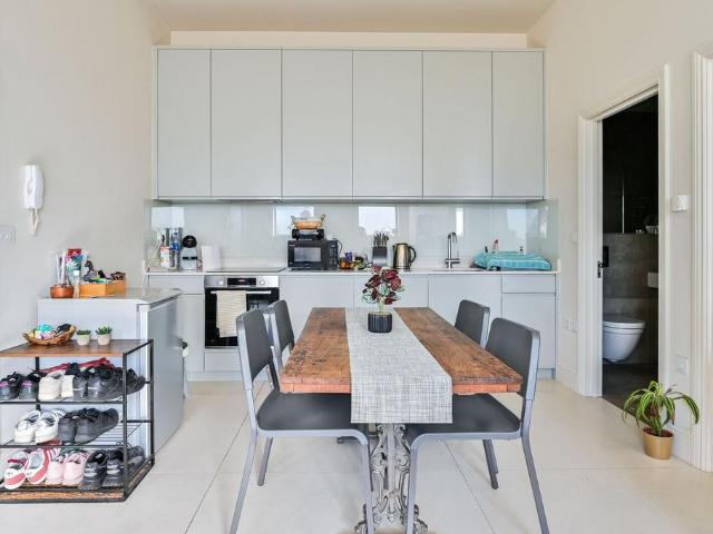 Apartment for rent in Walworth, Greater London