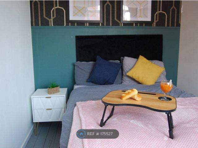 Room for rent in Bede Island, Old Wharf