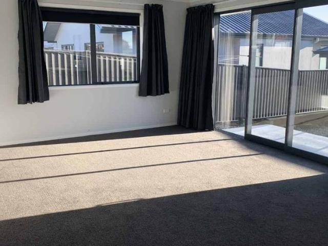 Townhouse for rent in Otakou