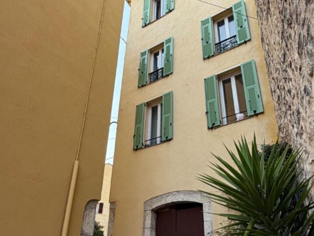 Maison vente à Grasse, Gattières