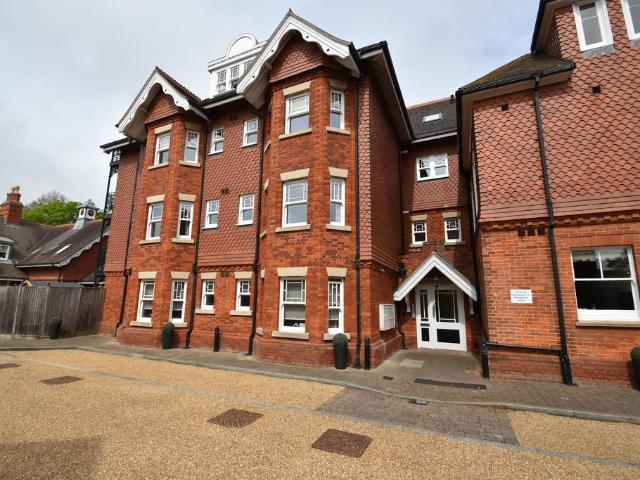 Apartment for rent in Meads, Eastbourne