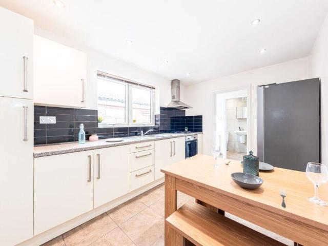 House for rent in Bede Island, Old Wharf