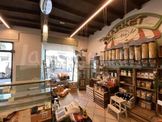 Locale Commerciale in vendita a Comunità Montana Valli del Verbano, Gavirate