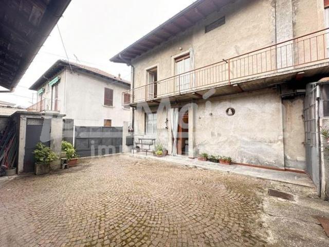 Villa Indipendente in vendita a Comunità Montana Valli del Verbano, Gavirate