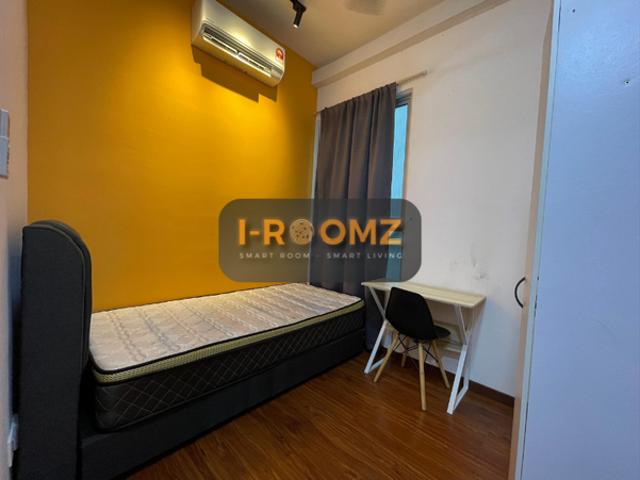 Room for rent in Petaling, Alam Impian