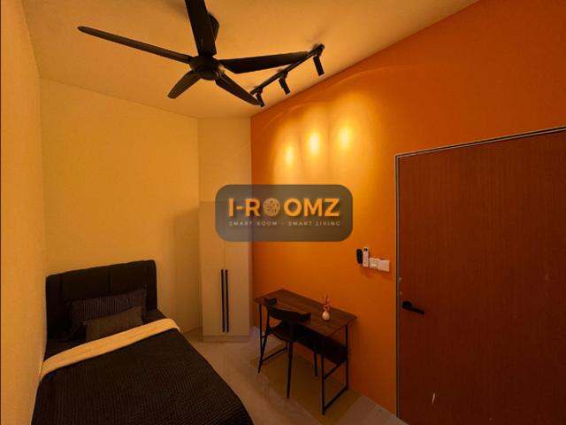 Room for rent in Petaling, Alam Impian