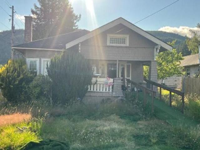 House for sale in Raymond, Washington