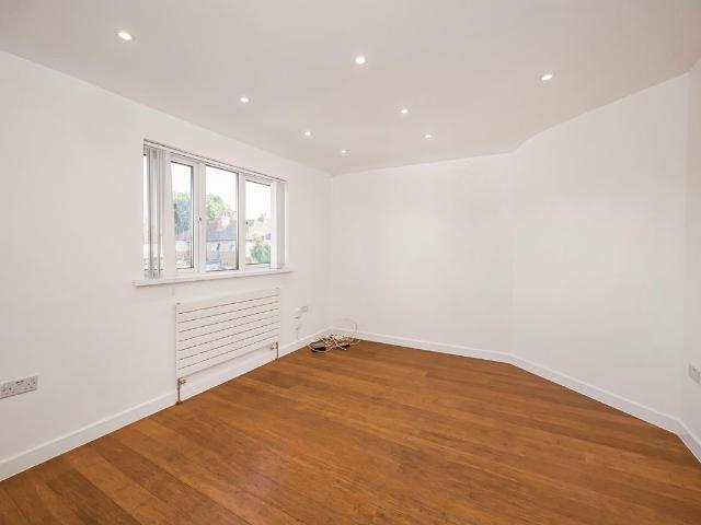 House for rent in Gants Hill, Greater London