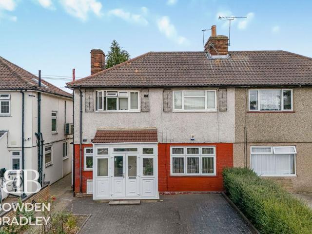 Apartment for rent in Gants Hill, Greater London