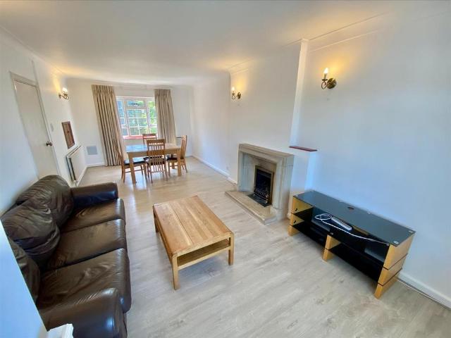 Apartment for rent in Kenton, Greater London