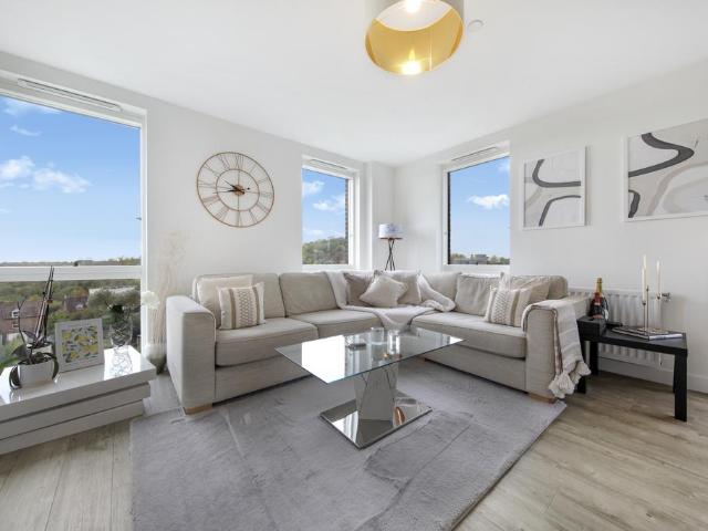 Apartment for rent in Kenton, Greater London