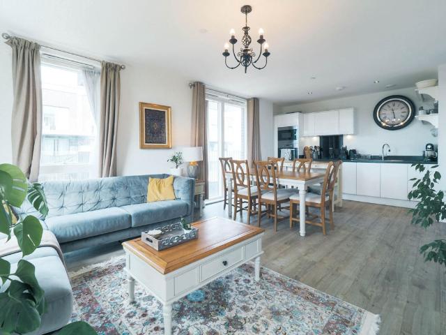 Apartment for rent in Kenton, Greater London