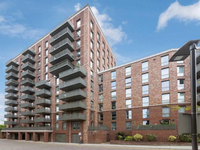 House for rent in Kenton, Greater London
