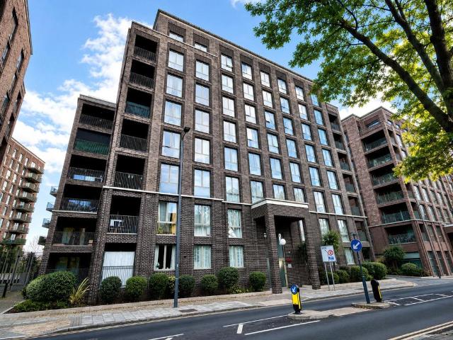 House for rent in Kenton, Greater London