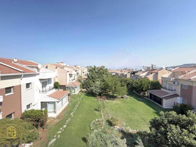 Dokuz Eylül Mahallesi, Gaziemir içerisinde satılık Villa
