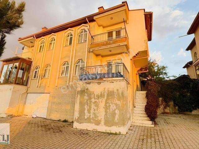 Gazlıgöl, İhsaniye içerisinde satılık Villa