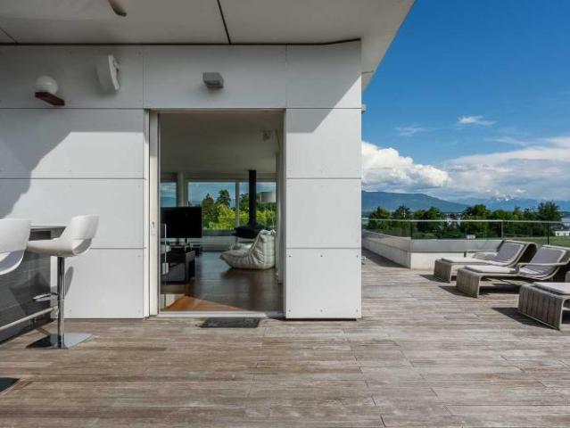 Haus kaufen in Coppet, Waadt