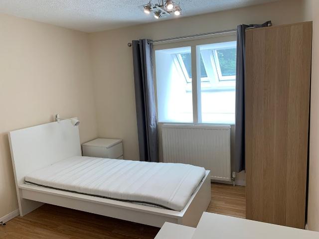 Room for rent in Weldon