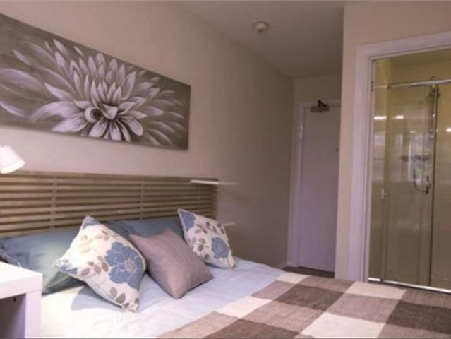 Room for rent in Weldon