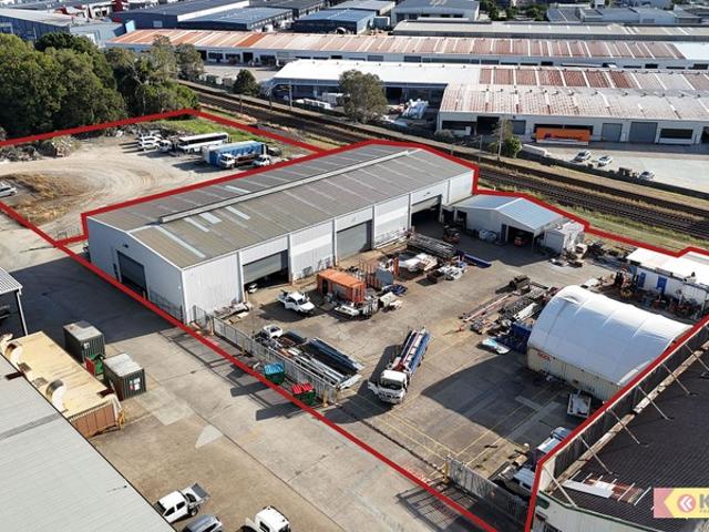 Warehouse for rent in Toombul, Queensland
