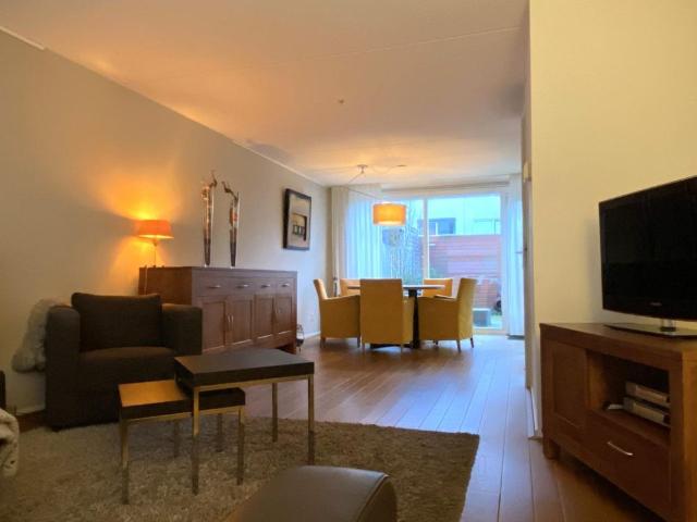 Woning te huur in Zanderij, Katwijk