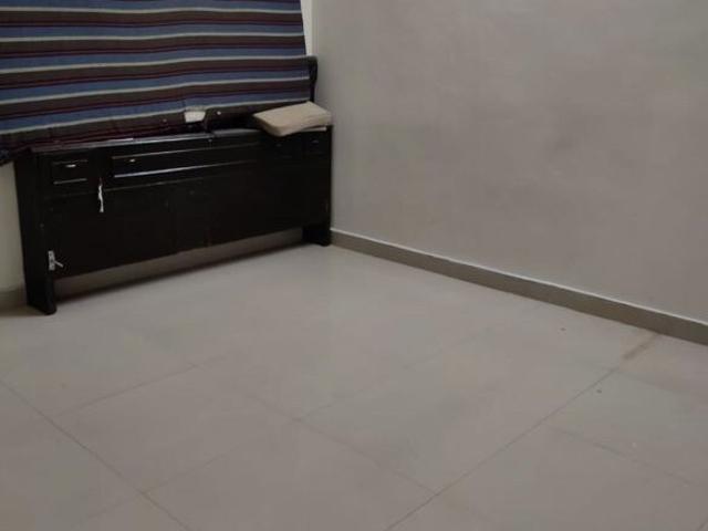 Property for rent in Deri