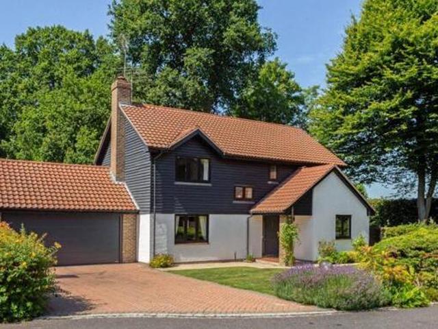 House for sale in Ascot
