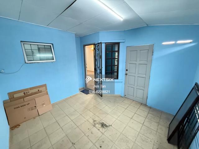 Warehouse for sale in Pekan Nanas, Johor