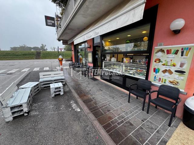Locale Commerciale in vendita a Eraclea, Veneto